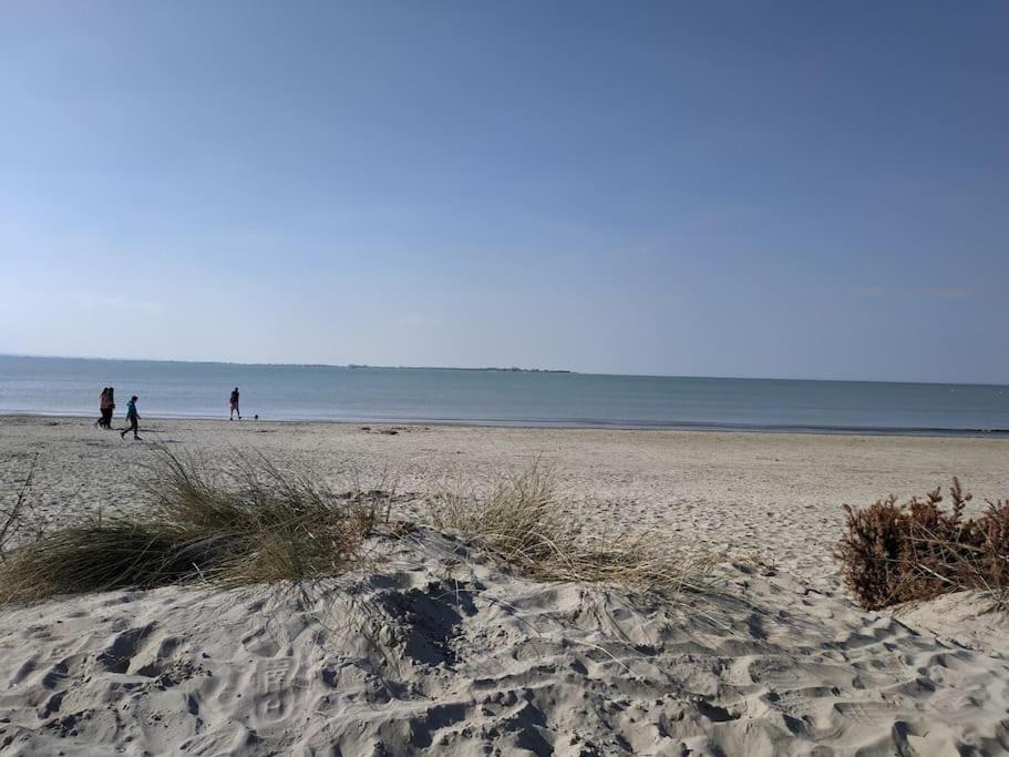 Gite Les Amoureux De La Baie Favières Exteriér fotografie